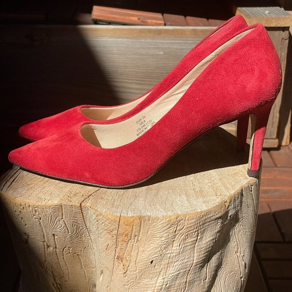 SUEDE RED POINTED TOE HEEL - Picture 3 of 5